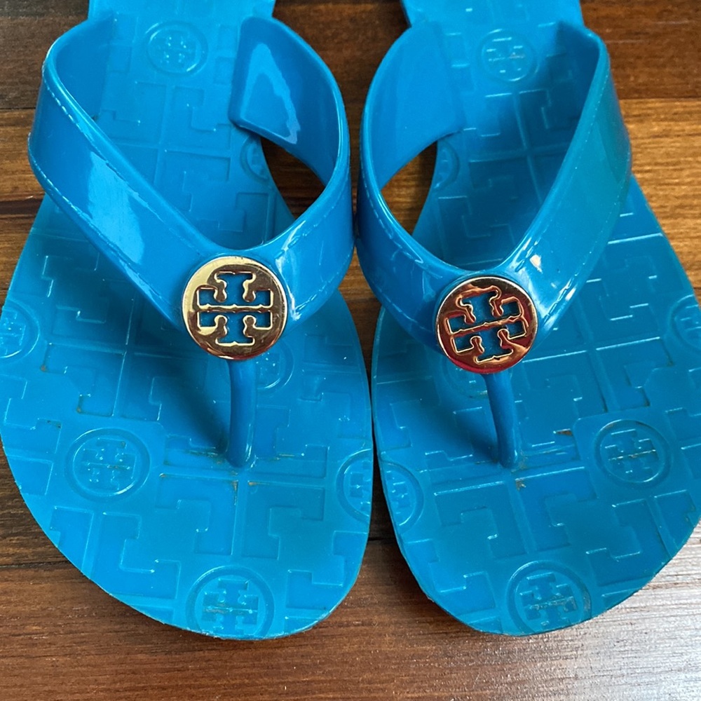 Tory Burch logo jelly thong sandal - Picture 6 of 8